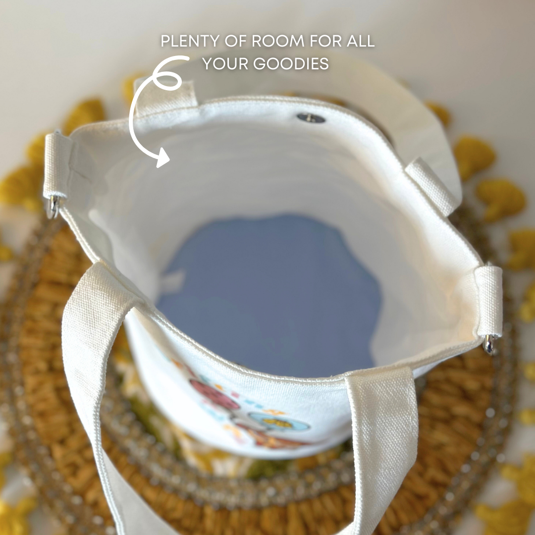 inside of the white canvas bucket bag showing the space of the bag